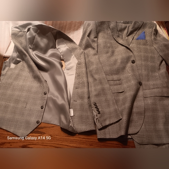 Mens Vest - Picture 5 of 7